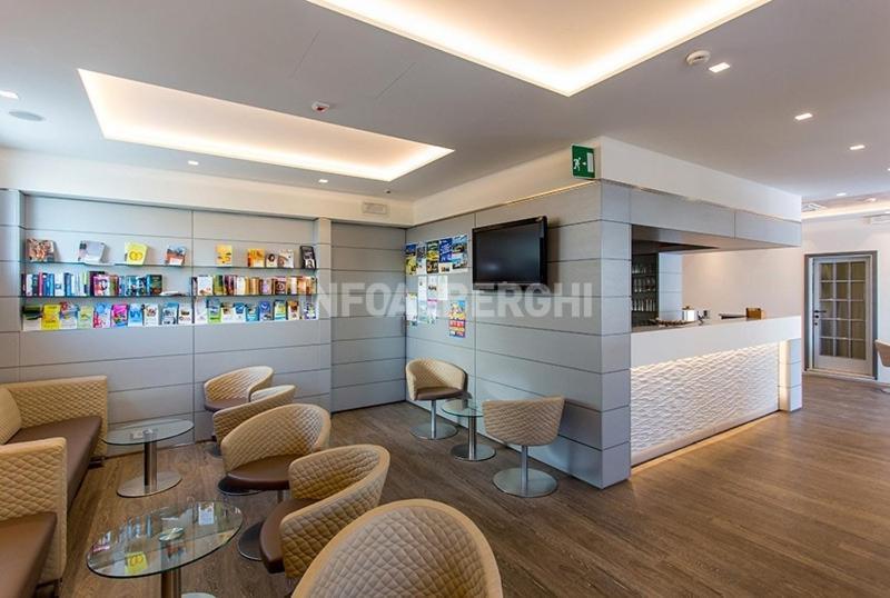 Albergo Aquila Римини Экстерьер фото